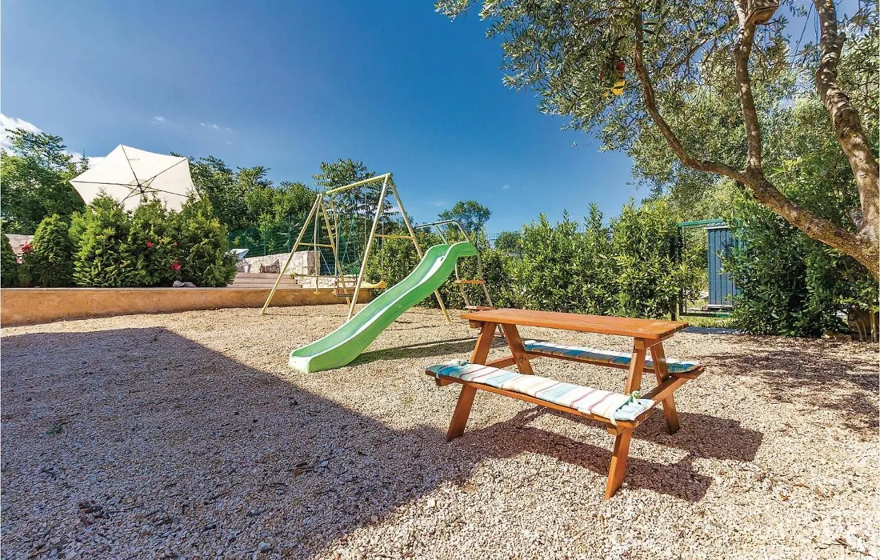 Дом отдыха Awesome Home In Rakalj With House Sea View