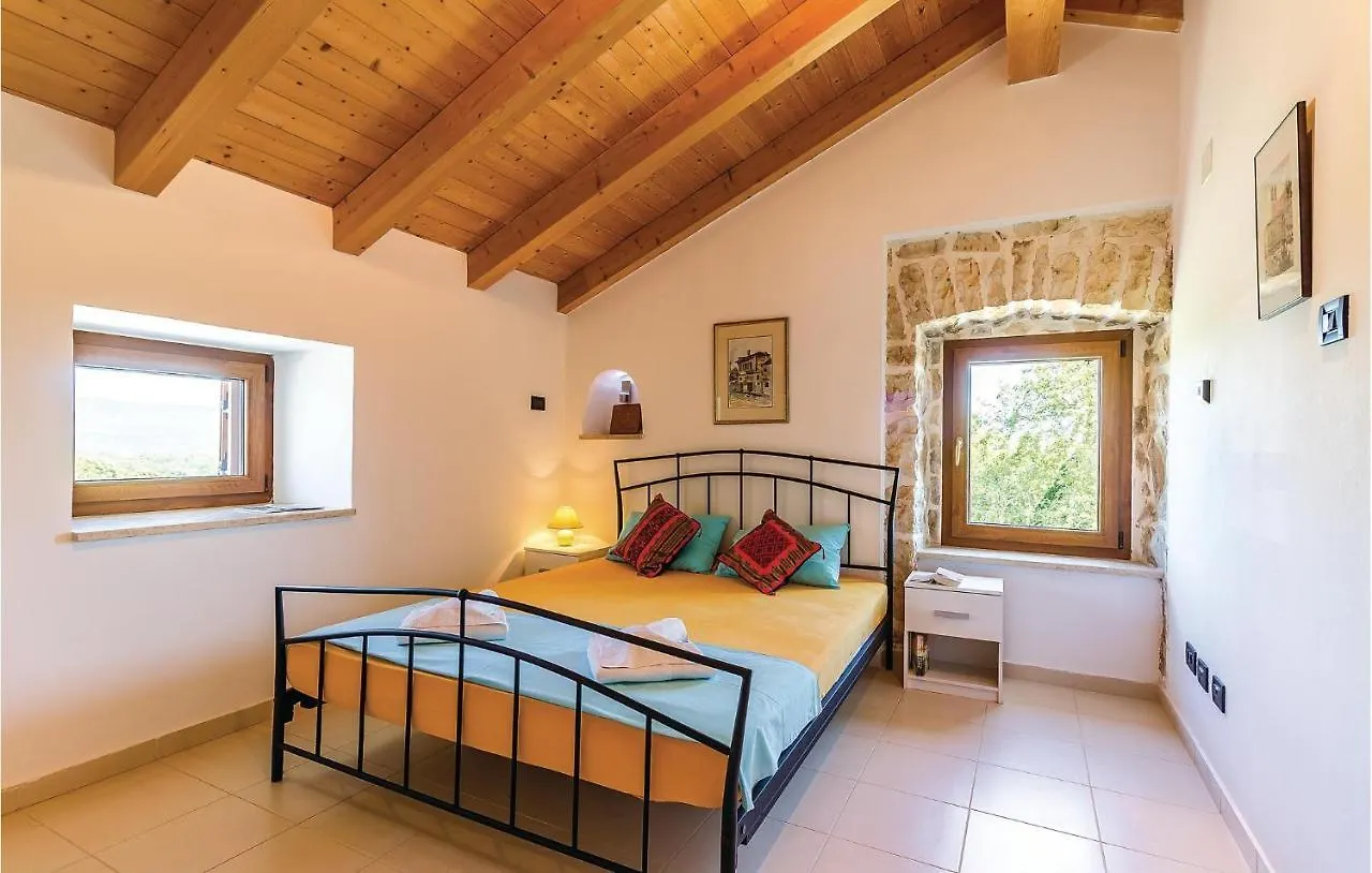 Tatil Evi Awesome Home In Rakalj With House Sea View